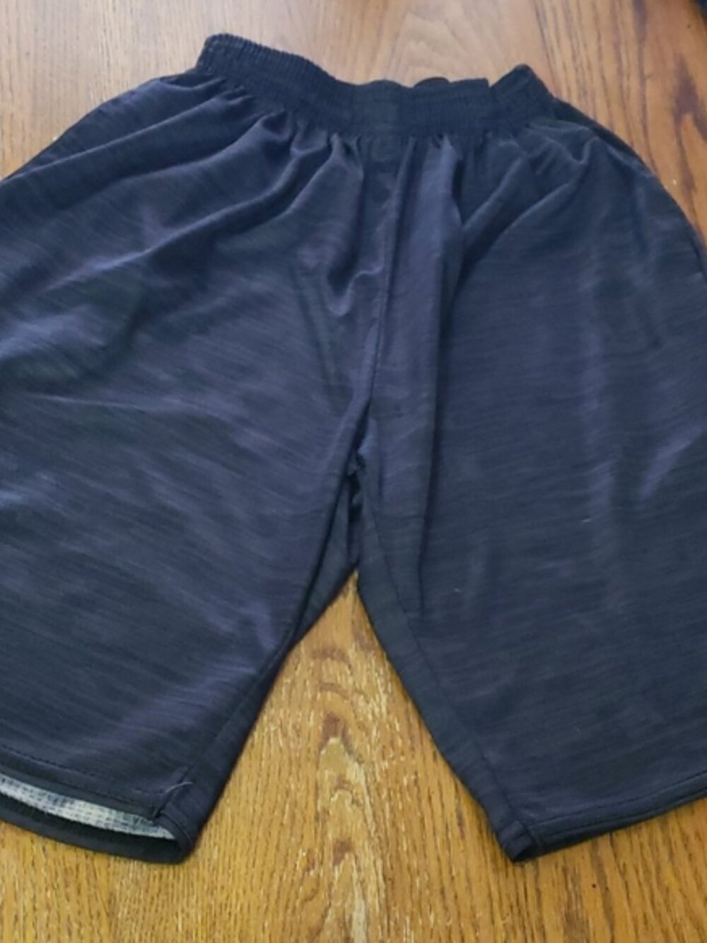 Youth basketball shorts, size 14/16
